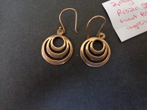 PAIR OF EARRINGS 9CT SEE SCANS READ ON.