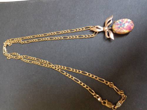 GREAT 60 CM 9CT GOLD CHAIN WITH 9CT PENDANT.SEE SCANS READ ON.