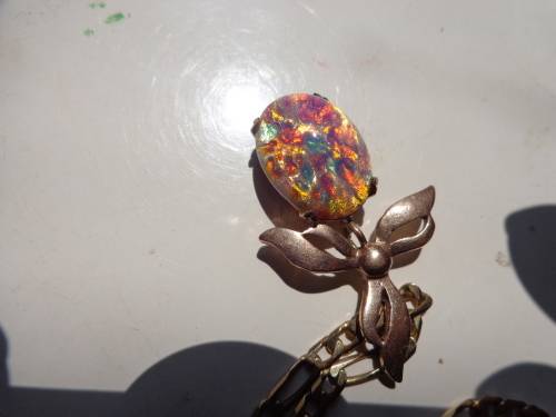 GREAT 60 CM 9CT GOLD CHAIN WITH 9CT PENDANT.SEE SCANS READ ON.