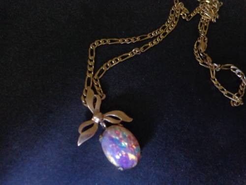 GREAT 60 CM 9CT GOLD CHAIN WITH 9CT PENDANT.SEE SCANS READ ON.