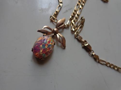 GREAT 60 CM 9CT GOLD CHAIN WITH 9CT PENDANT.SEE SCANS READ ON.