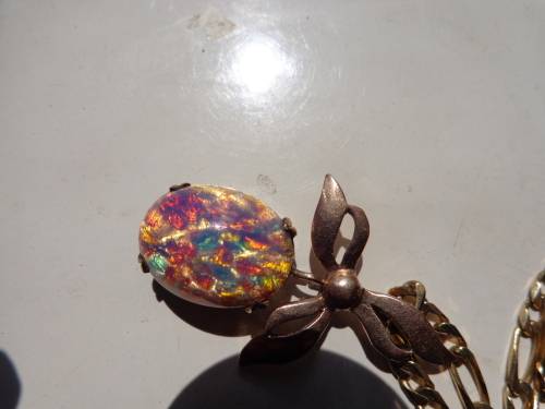 GREAT 60 CM 9CT GOLD CHAIN WITH 9CT PENDANT.SEE SCANS READ ON.