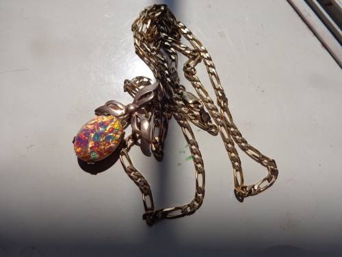 GREAT 60 CM 9CT GOLD CHAIN WITH 9CT PENDANT.SEE SCANS READ ON.