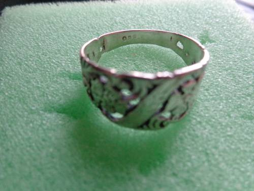 925 SILVER CHAIN AND RING SEE SCANS READ ON