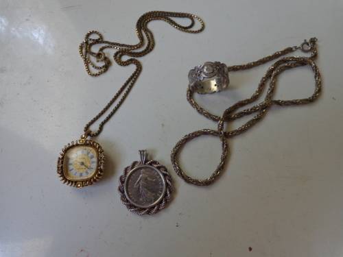 ESTATE ITEMS (JOBLOT)SEE SCANS READ ON