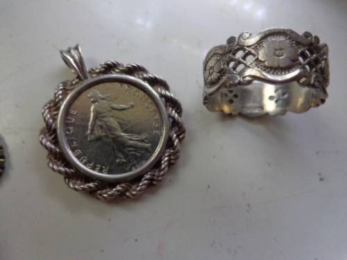 ESTATE ITEMS (JOBLOT)SEE SCANS READ ON