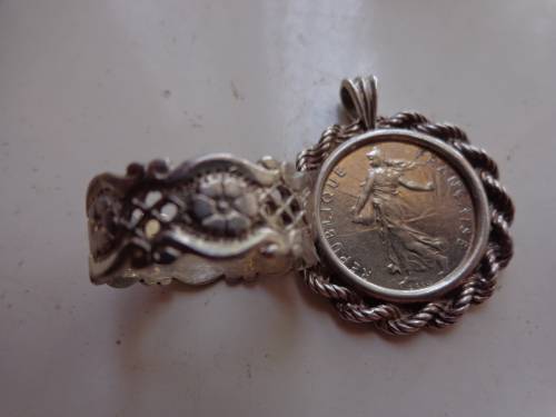 ESTATE ITEMS (JOBLOT)SEE SCANS READ ON