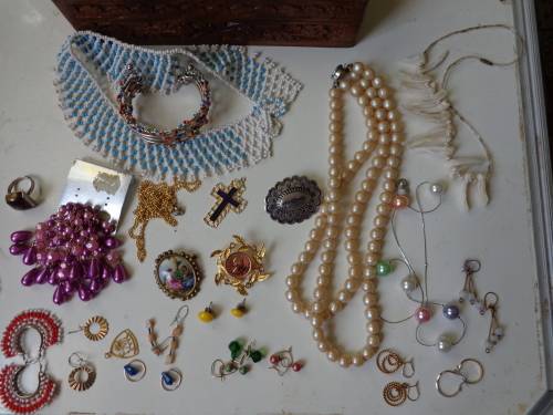 ESTATE ITEMS (JOBLOT)SEE SCANS READ ON