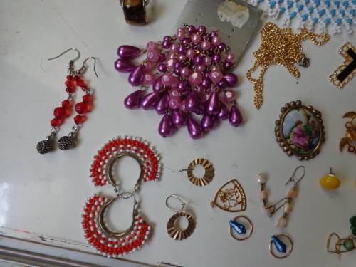 ESTATE ITEMS (JOBLOT)SEE SCANS READ ON