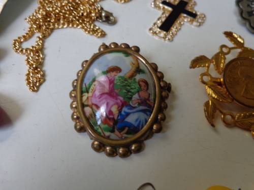 ESTATE ITEMS (JOBLOT)SEE SCANS READ ON