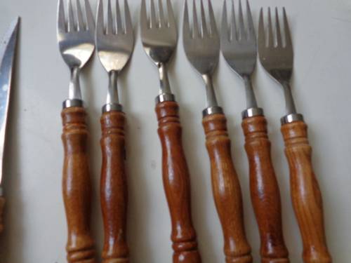 WOODHANDLE BRAAI SET SEE SCANS READ ON