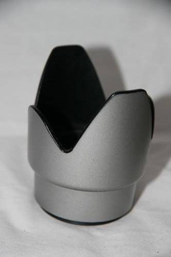 Lens hood for a 52mm thread