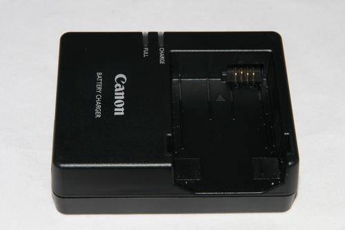 Canon genuine LC-E8E  Battery Charger for Canon 550D, 600D, 650D, 700D