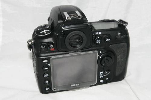 Nikon D700 FULL FRAME ***less than 25000 photos taken with the camera****