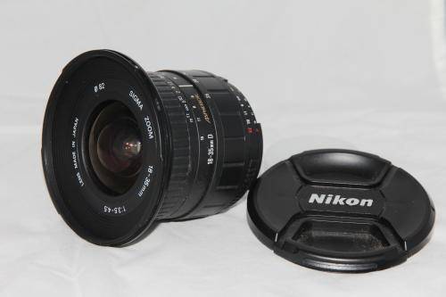 Sigma 18-35mm f/3.5-4.5 D  (FX)  budget Full Frame Nikon Lens
