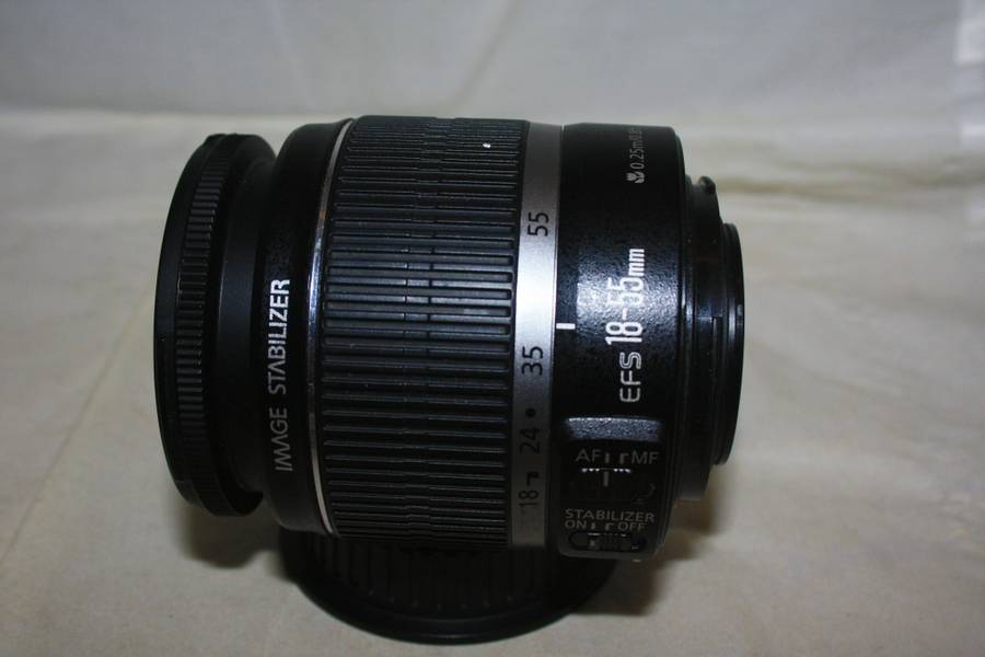 Canon EF-S 18-55mm f/3.5-5.6 IS (Image Stabilizer)