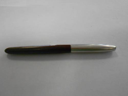Parker 51 pen, maroon with silver coloured top, need ink - as per scan