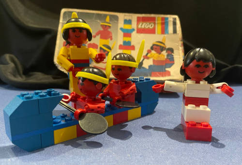 for ConLun1687 **VINTAGE Lego Canoe set