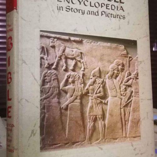 The Living Bible Encyclopedia - Full 16 Volume Art Treasure Edition. 1968..