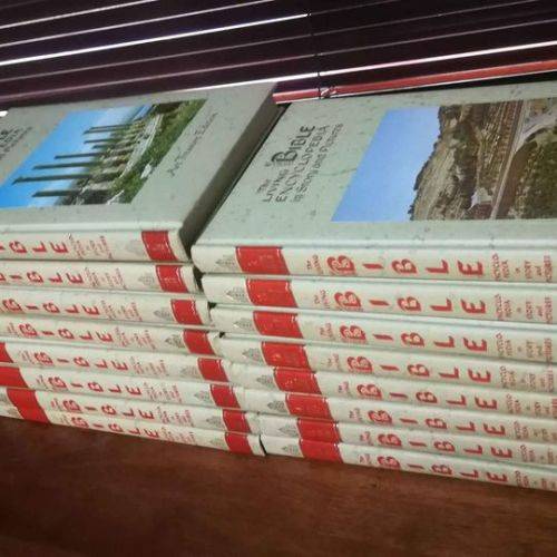 The Living Bible Encyclopedia - Full 16 Volume Art Treasure Edition. 1968..