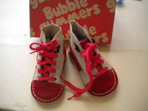 BubbleGummer vellies / leather shoes for boys.