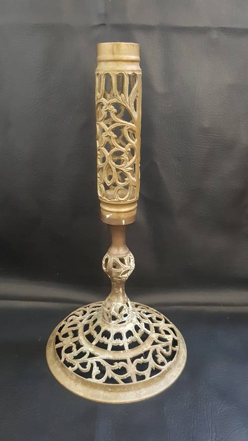 Highly detailed brass stand!!!!!!