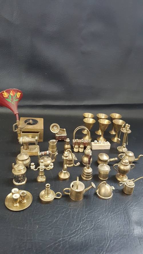 Job lot miniture brass figures bid for all!!!!