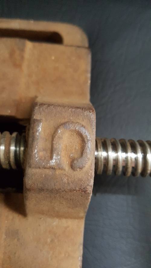 Large drill press vice a but rusted but still working 100%!!!!!!