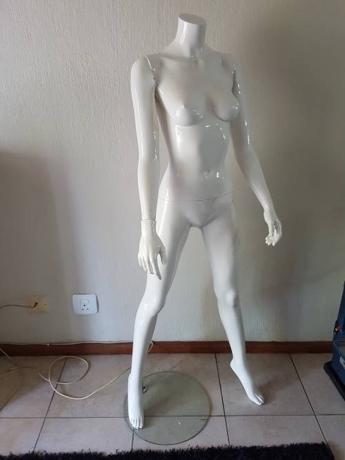 Haans Boodt full size Mannequin with stand !!!!!!