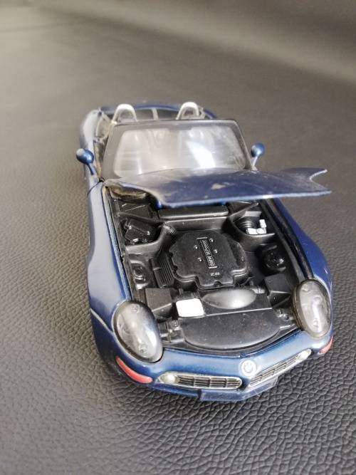 Die cast BMW Z8 scale 1/24!!!!!