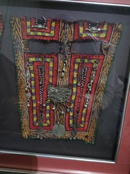 Large Beatifull framed African art!!!!