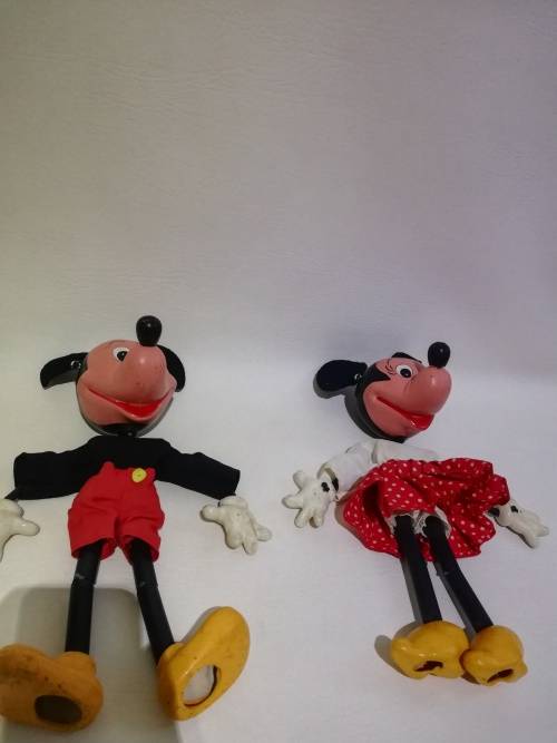 Micky and miny mouse puppets bid for both 25cm in length!!!!