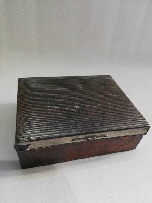 Solid metal and wooden box!!!