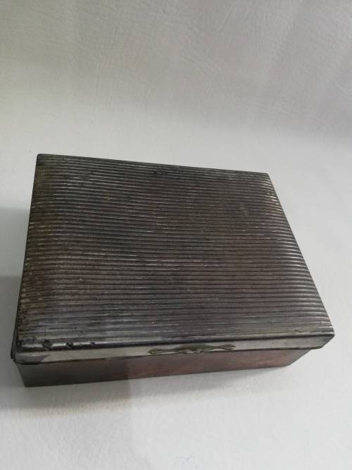 Solid metal and wooden box!!!