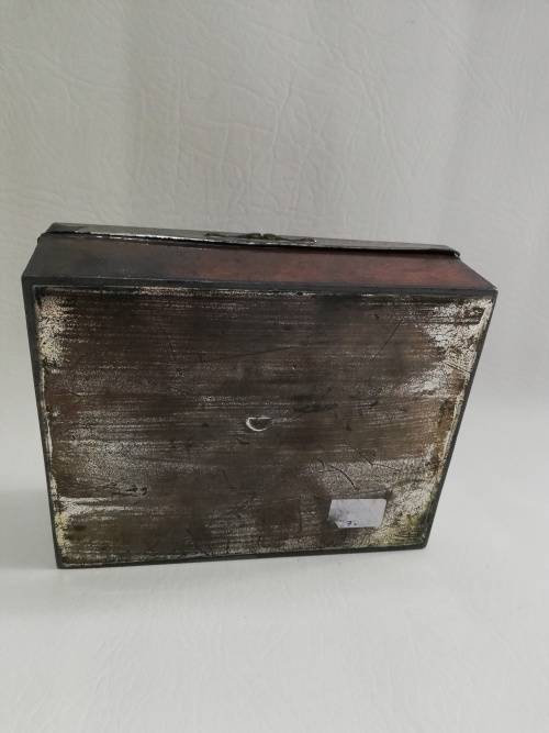 Solid metal and wooden box!!!