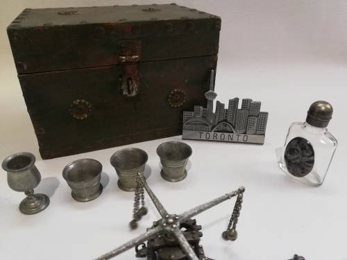 Beautiful wooden box with small bid for all!!!