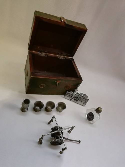 Beautiful wooden box with small bid for all!!!