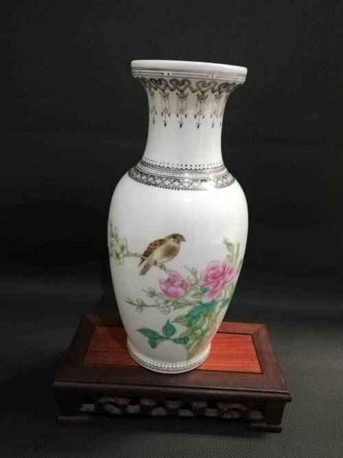 Two beautiful Highly detailed vases with stand bid for both!!!!!