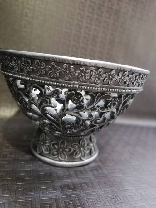 Stunning large highly detailed bowl!!!!!