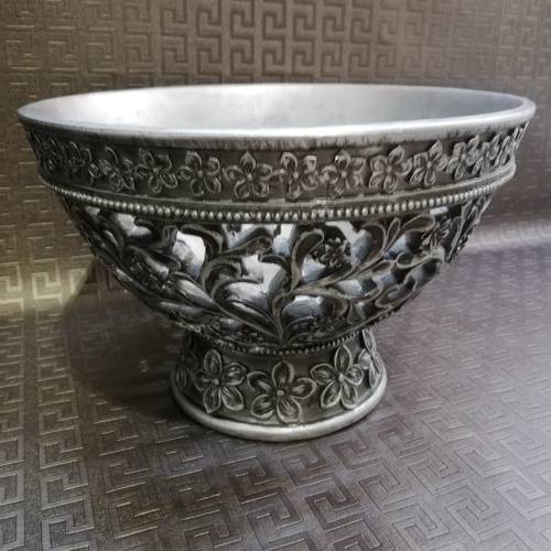 Stunning large highly detailed bowl!!!!!