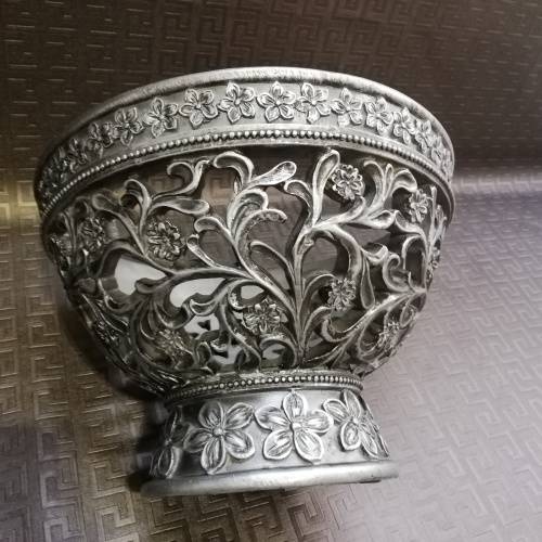 Stunning large highly detailed bowl!!!!!