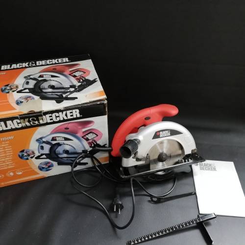 Barely used Black and Decker circular saw 100% working condition!!!!