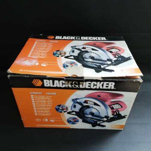 Barely used Black and Decker circular saw 100% working condition!!!!