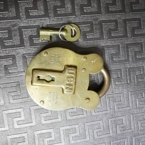 Rare USN lock made by W. BELL and Sons Ltd Philadelphia looks works with key!!!!