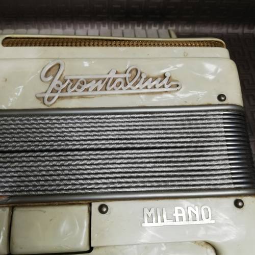 Rare Frontline Milano accordion mother of pearls color with original case working condition!!!!!!