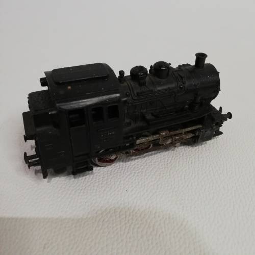 Heavy train locomotive made in Germany and sar coach bid for both!!!!
