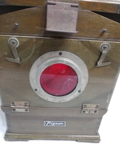 VINTAGE PIGEON WOODEN LIGHT BOX MADE IN JAPAN NOT TESTED!!!!