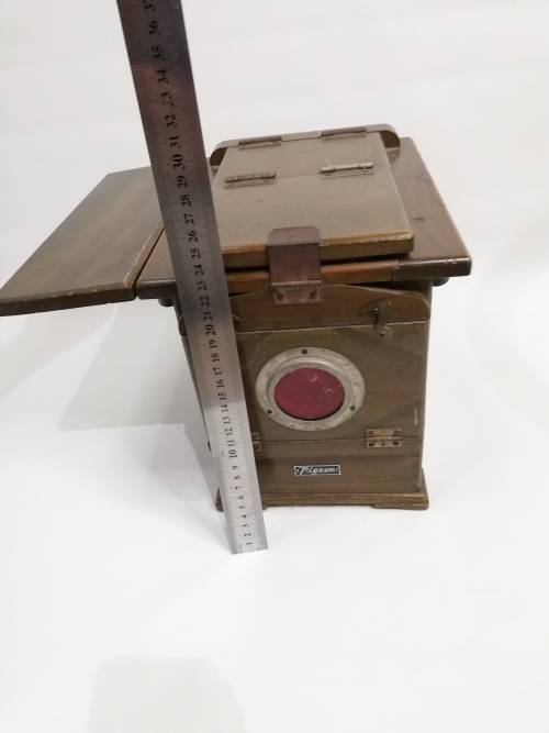 VINTAGE PIGEON WOODEN LIGHT BOX MADE IN JAPAN NOT TESTED!!!!