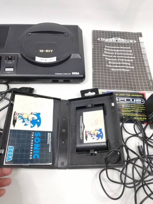 SUPER RARE SEGA MEGA DRIVE 1 WITH BOX AND SONIC GAME TESTED WORKING 100%!!!!!