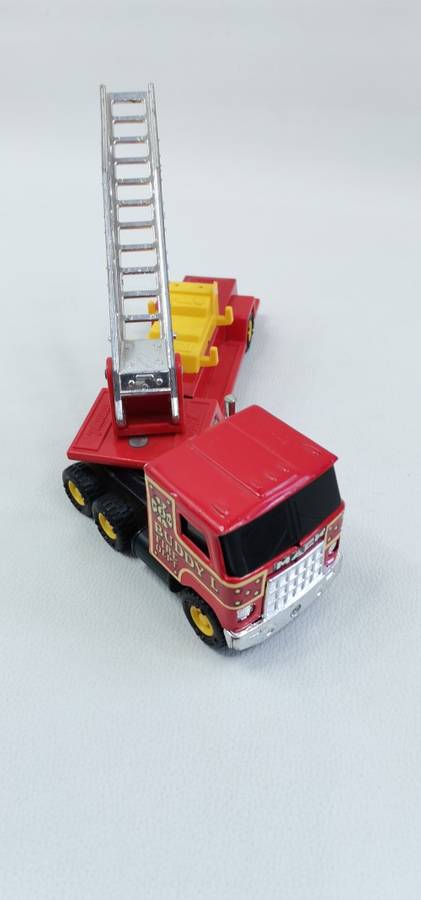 VINTAGE BUDDY L FIRE TRUCK AND TRAILER MADE IN JAPAN TIN PLATE AND PLASTIC